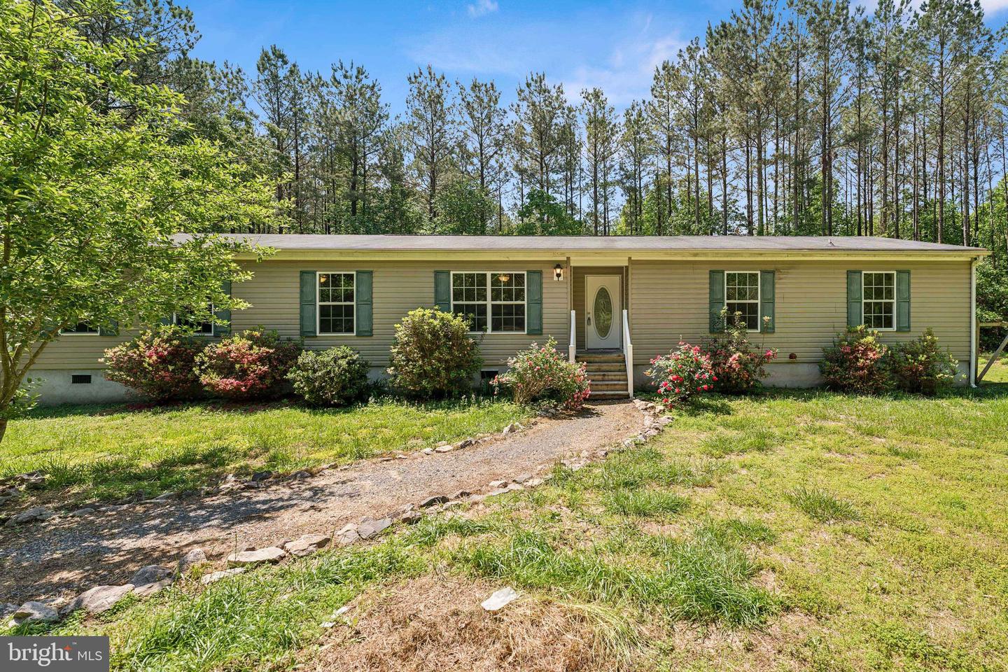 11761 TWIN BROOKS WAY, PROVIDENCE FORGE, Virginia 23140, 4 Bedrooms Bedrooms, 5 Rooms Rooms,3 BathroomsBathrooms,Residential,For sale,11761 TWIN BROOKS WAY,VANK2000100 MLS # VANK2000100