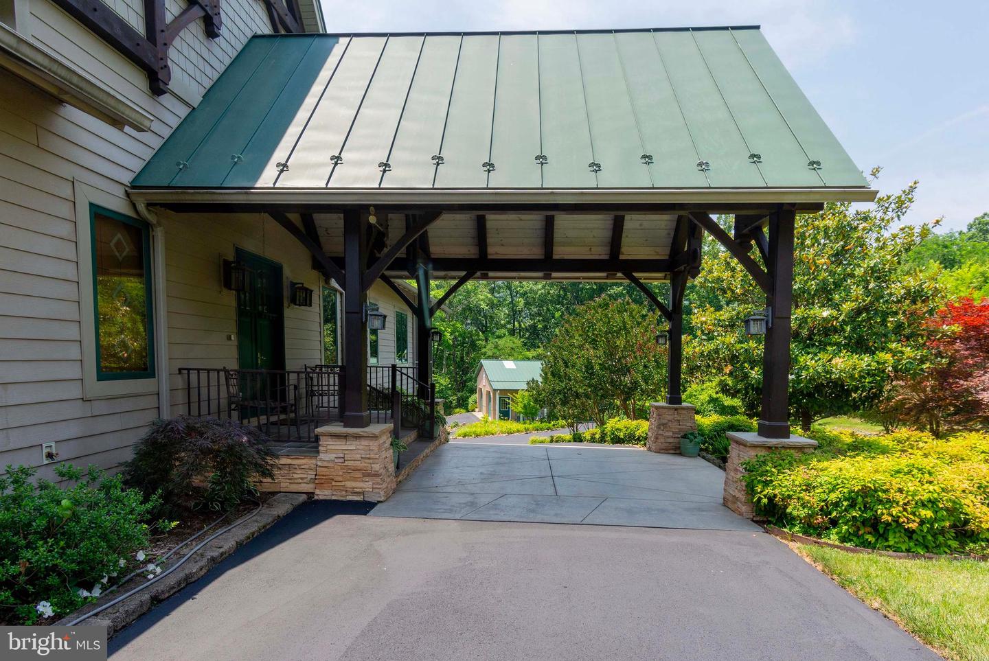 392 POCOSAN MOUNTAIN, STANARDSVILLE, Virginia 22973, 3 Bedrooms Bedrooms, 11 Rooms Rooms,4 BathroomsBathrooms,Residential,For sale,392 POCOSAN MOUNTAIN,VAGR2000726 MLS # VAGR2000726