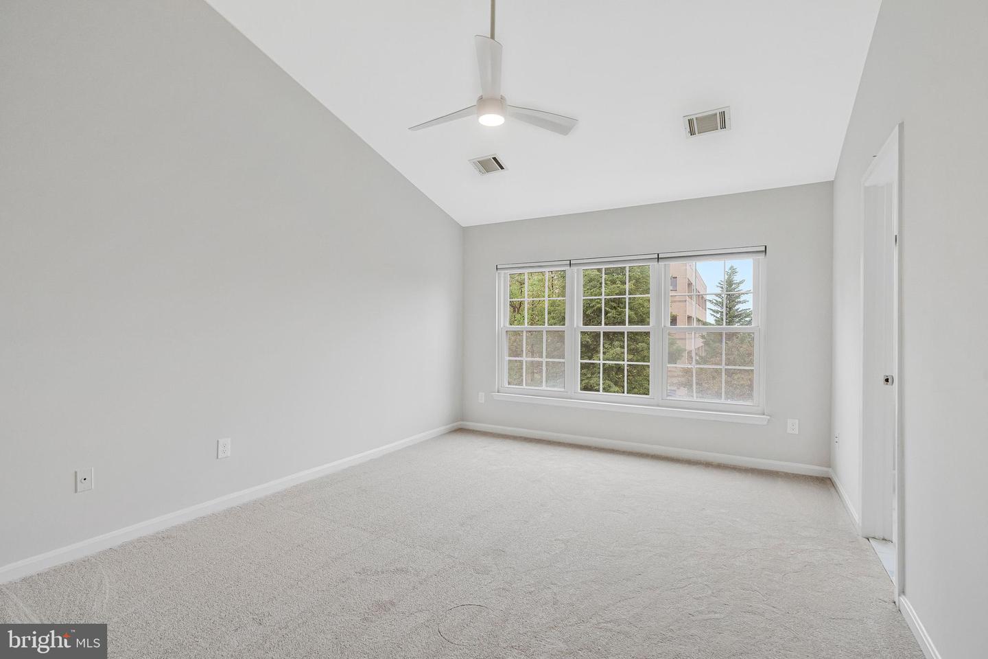 12033 EDGEMERE CIR, RESTON, Virginia 20190, 3 Bedrooms Bedrooms, ,3 BathroomsBathrooms,Residential,For sale,12033 EDGEMERE CIR,VAFX2257446 MLS # VAFX2257446