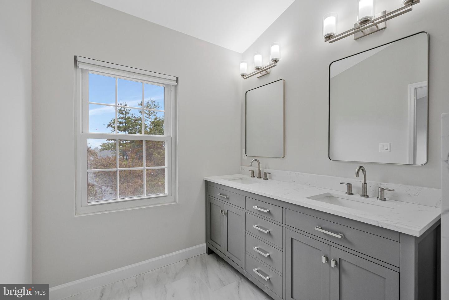 12033 EDGEMERE CIR, RESTON, Virginia 20190, 3 Bedrooms Bedrooms, ,3 BathroomsBathrooms,Residential,For sale,12033 EDGEMERE CIR,VAFX2257446 MLS # VAFX2257446