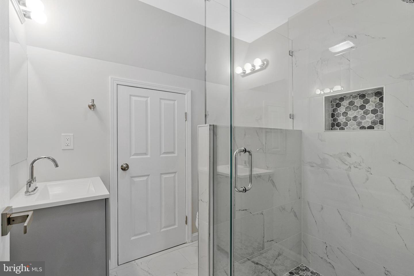12033 EDGEMERE CIR, RESTON, Virginia 20190, 3 Bedrooms Bedrooms, ,3 BathroomsBathrooms,Residential,For sale,12033 EDGEMERE CIR,VAFX2257446 MLS # VAFX2257446