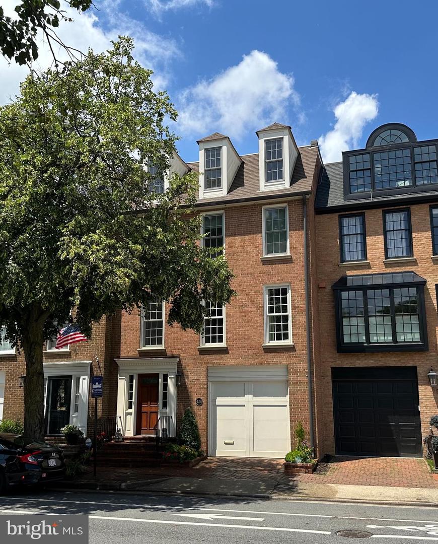 428 N UNION ST, ALEXANDRIA, Virginia 22314, 4 Bedrooms Bedrooms, ,4 BathroomsBathrooms,Residential,For sale,428 N UNION ST,VAAX2048084 MLS # VAAX2048084