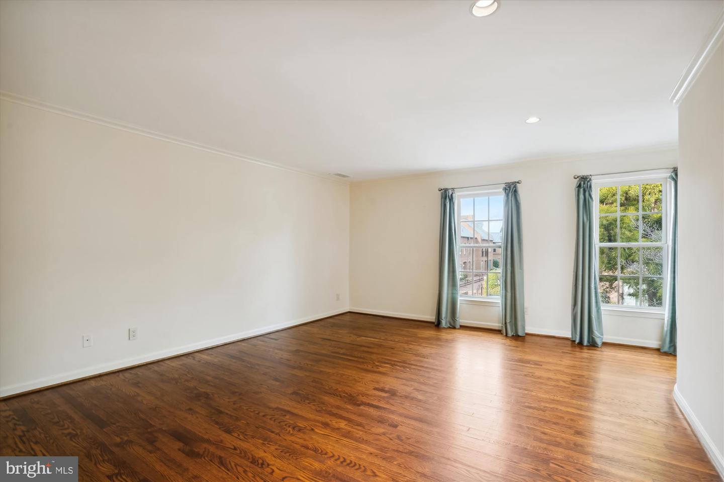 428 N UNION ST, ALEXANDRIA, Virginia 22314, 4 Bedrooms Bedrooms, ,4 BathroomsBathrooms,Residential,For sale,428 N UNION ST,VAAX2048084 MLS # VAAX2048084 428 N UNION ST, ALEXANDRIA, Virginia 22314, 4 Bedrooms Bedrooms, ,4 BathroomsBathrooms,Residential,For sale,428 N UNION ST,VAAX2048084 MLS # VAAX2048084