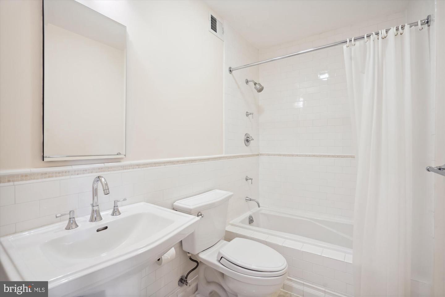428 N UNION ST, ALEXANDRIA, Virginia 22314, 4 Bedrooms Bedrooms, ,4 BathroomsBathrooms,Residential,For sale,428 N UNION ST,VAAX2048084 MLS # VAAX2048084 428 N UNION ST, ALEXANDRIA, Virginia 22314, 4 Bedrooms Bedrooms, ,4 BathroomsBathrooms,Residential,For sale,428 N UNION ST,VAAX2048084 MLS # VAAX2048084