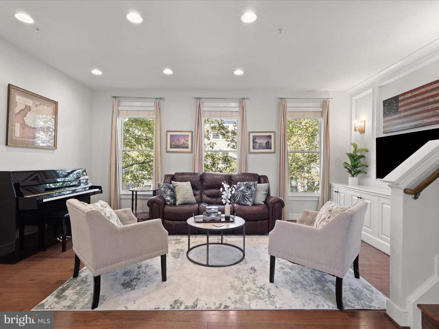 828 MADISON ST, ALEXANDRIA, Virginia 22314, 3 Bedrooms Bedrooms, ,3 BathroomsBathrooms,Residential,For sale,828 MADISON ST,VAAX2049030 MLS # VAAX2049030