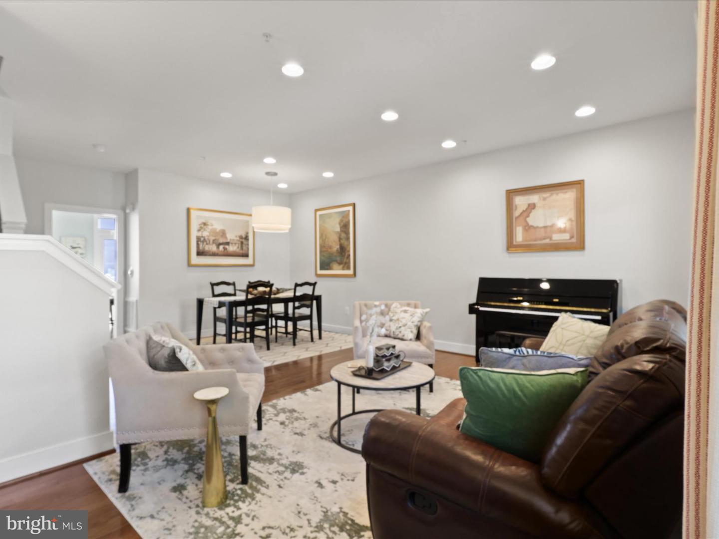 828 MADISON ST, ALEXANDRIA, Virginia 22314, 3 Bedrooms Bedrooms, ,3 BathroomsBathrooms,Residential,For sale,828 MADISON ST,VAAX2049030 MLS # VAAX2049030