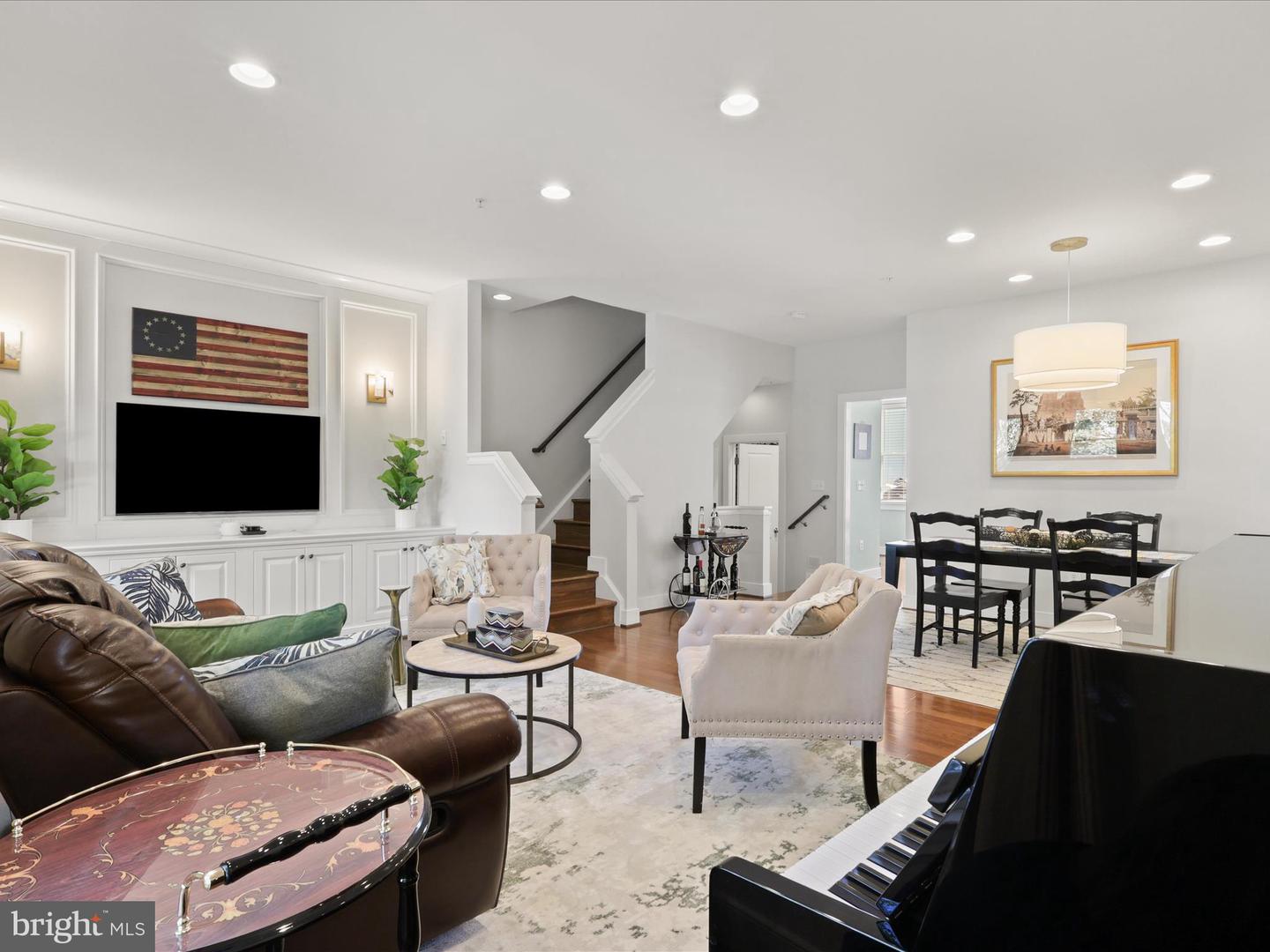 828 MADISON ST, ALEXANDRIA, Virginia 22314, 3 Bedrooms Bedrooms, ,3 BathroomsBathrooms,Residential,For sale,828 MADISON ST,VAAX2049030 MLS # VAAX2049030