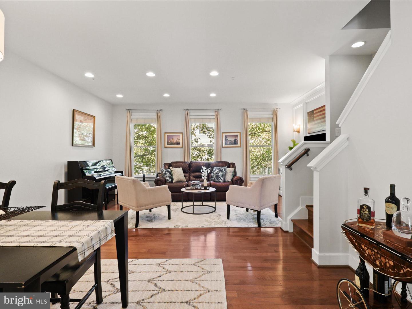 828 MADISON ST, ALEXANDRIA, Virginia 22314, 3 Bedrooms Bedrooms, ,3 BathroomsBathrooms,Residential,For sale,828 MADISON ST,VAAX2049030 MLS # VAAX2049030