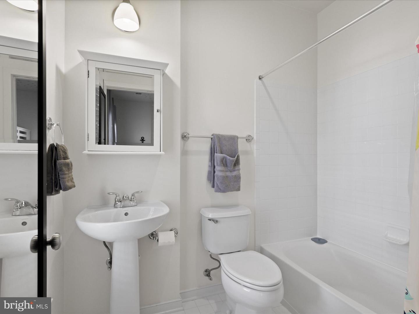 828 MADISON ST, ALEXANDRIA, Virginia 22314, 3 Bedrooms Bedrooms, ,3 BathroomsBathrooms,Residential,For sale,828 MADISON ST,VAAX2049030 MLS # VAAX2049030