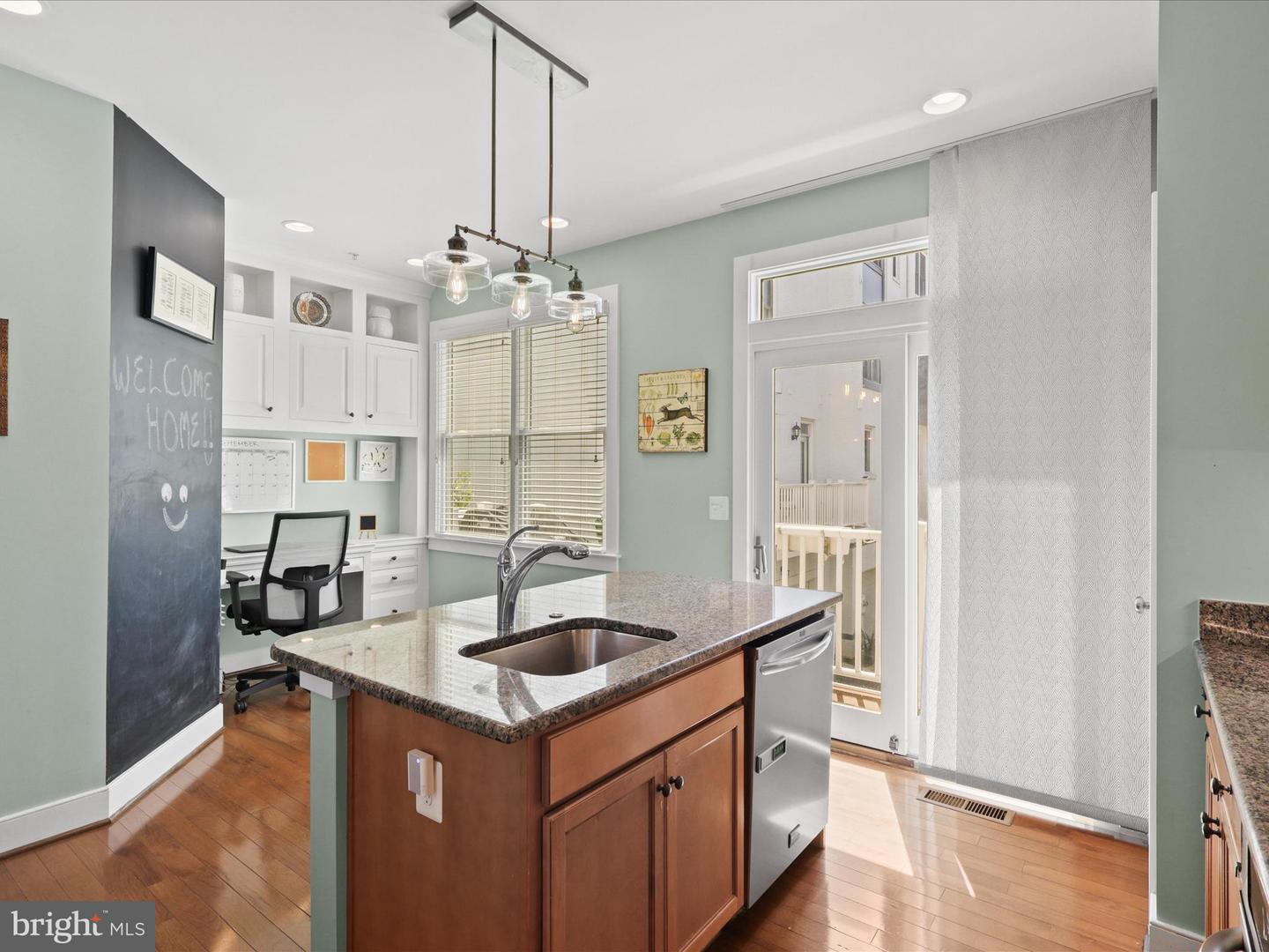 828 MADISON ST, ALEXANDRIA, Virginia 22314, 3 Bedrooms Bedrooms, ,3 BathroomsBathrooms,Residential,For sale,828 MADISON ST,VAAX2049030 MLS # VAAX2049030