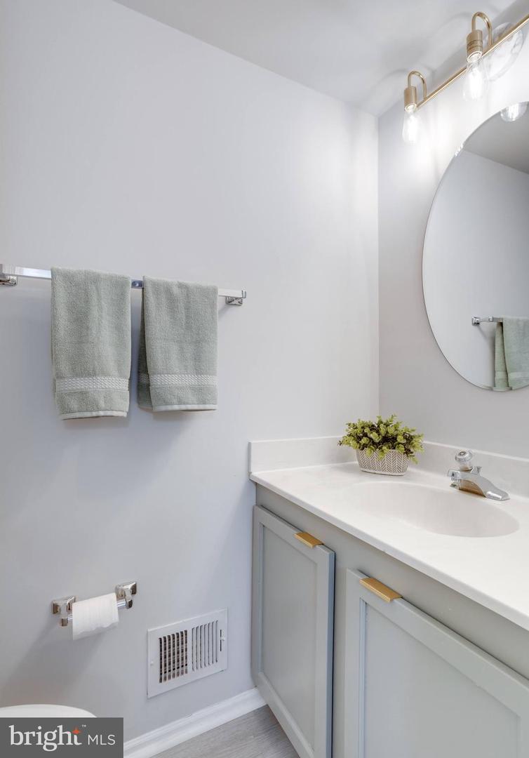 10411 TODMAN LANDING CT, BURKE, Virginia 22015, 3 Bedrooms Bedrooms, ,2 BathroomsBathrooms,Residential,For sale,10411 TODMAN LANDING CT,VAFX2263998 MLS # VAFX2263998