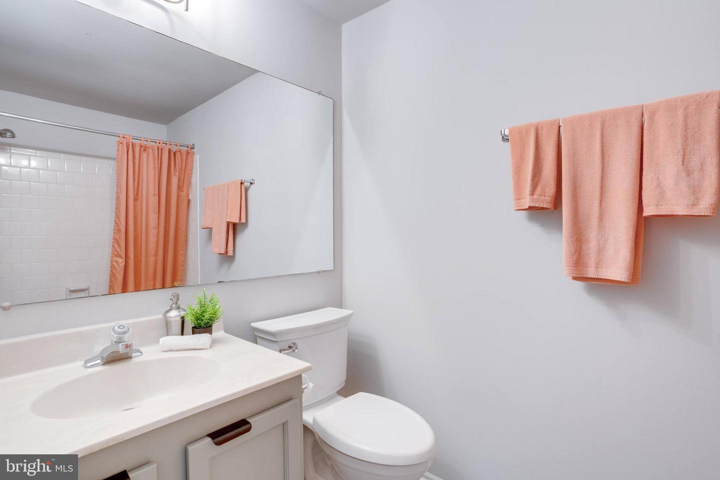 10411 TODMAN LANDING CT, BURKE, Virginia 22015, 3 Bedrooms Bedrooms, ,2 BathroomsBathrooms,Residential,For sale,10411 TODMAN LANDING CT,VAFX2263998 MLS # VAFX2263998