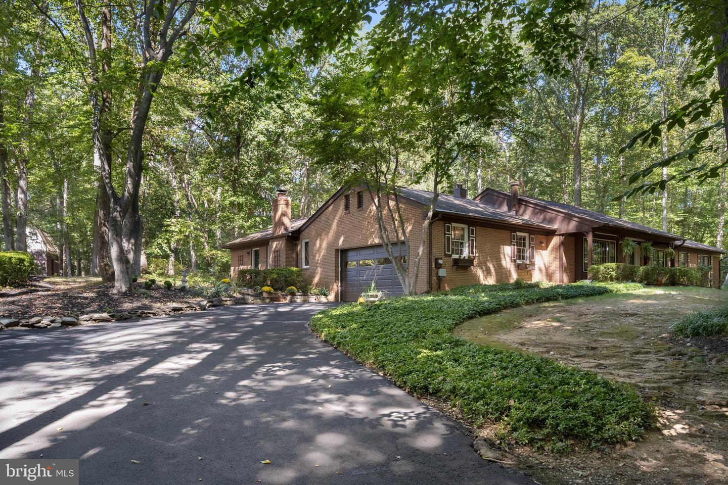 7408 MAPLE BRANCH RD, CLIFTON, Virginia 20124, 4 Bedrooms Bedrooms, 15 Rooms Rooms,2 BathroomsBathrooms,Residential,For sale,7408 MAPLE BRANCH RD,VAFX2264458 MLS # VAFX2264458