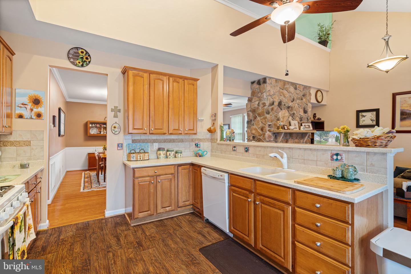 3758 BLOWING LEAF PL, DUMFRIES, Virginia 22025, 5 Bedrooms Bedrooms, 15 Rooms Rooms,3 BathroomsBathrooms,Residential,For sale,3758 BLOWING LEAF PL,VAPW2103452 MLS # VAPW2103452
