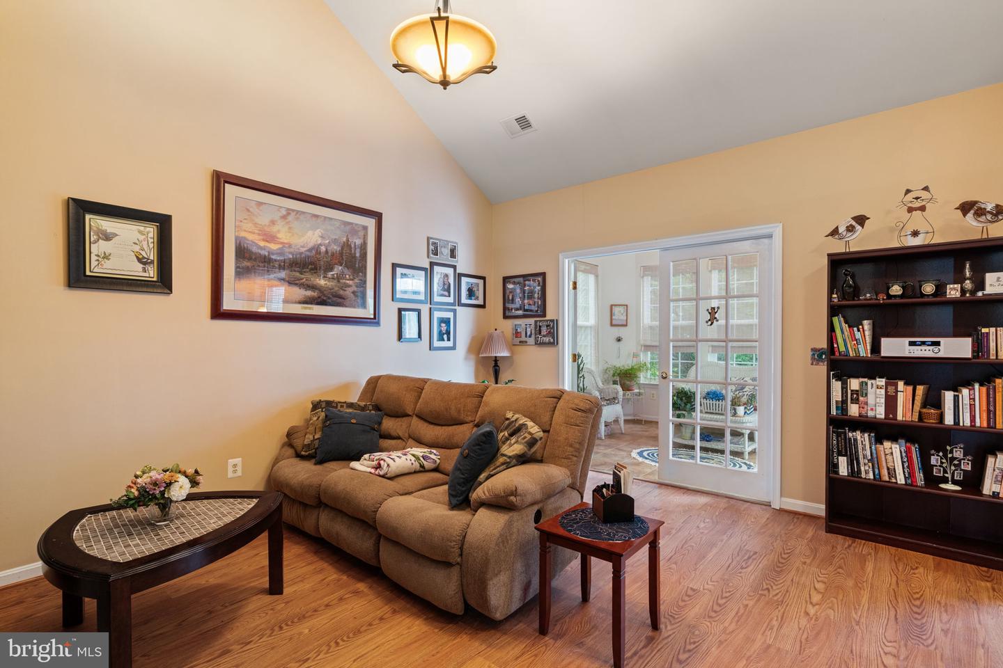 3758 BLOWING LEAF PL, DUMFRIES, Virginia 22025, 5 Bedrooms Bedrooms, 15 Rooms Rooms,3 BathroomsBathrooms,Residential,For sale,3758 BLOWING LEAF PL,VAPW2103452 MLS # VAPW2103452