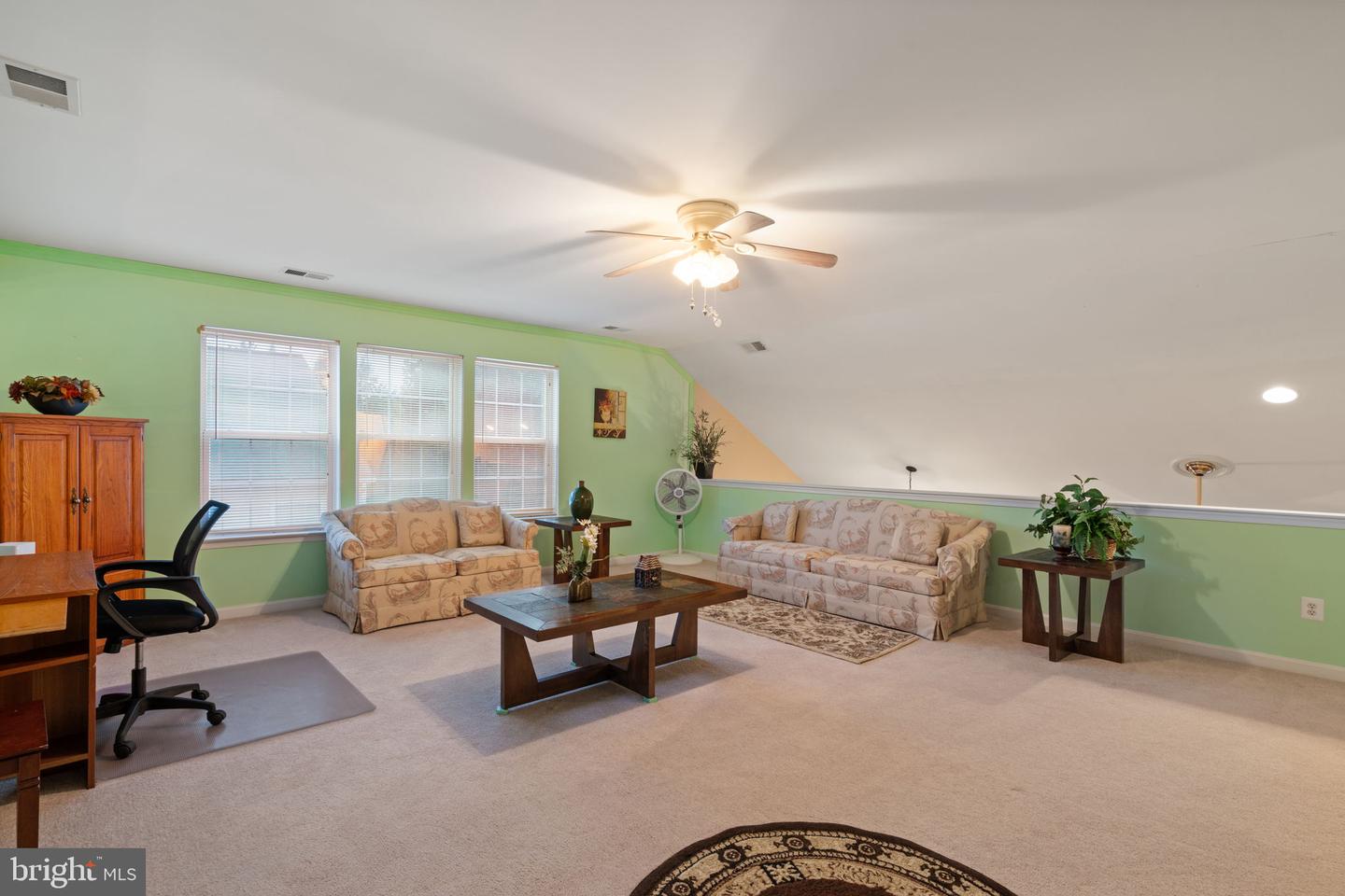 3758 BLOWING LEAF PL, DUMFRIES, Virginia 22025, 5 Bedrooms Bedrooms, 15 Rooms Rooms,3 BathroomsBathrooms,Residential,For sale,3758 BLOWING LEAF PL,VAPW2103452 MLS # VAPW2103452