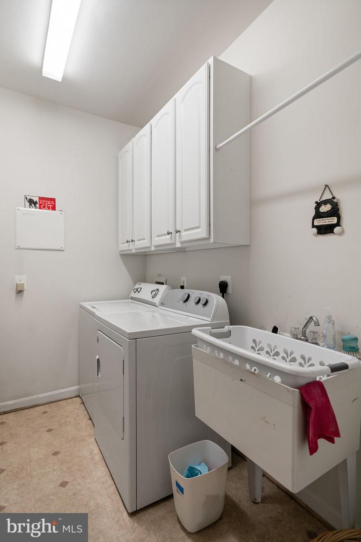 3758 BLOWING LEAF PL, DUMFRIES, Virginia 22025, 5 Bedrooms Bedrooms, 15 Rooms Rooms,3 BathroomsBathrooms,Residential,For sale,3758 BLOWING LEAF PL,VAPW2103452 MLS # VAPW2103452
