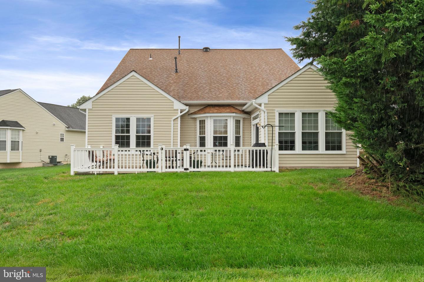 3758 BLOWING LEAF PL, DUMFRIES, Virginia 22025, 5 Bedrooms Bedrooms, 15 Rooms Rooms,3 BathroomsBathrooms,Residential,For sale,3758 BLOWING LEAF PL,VAPW2103452 MLS # VAPW2103452