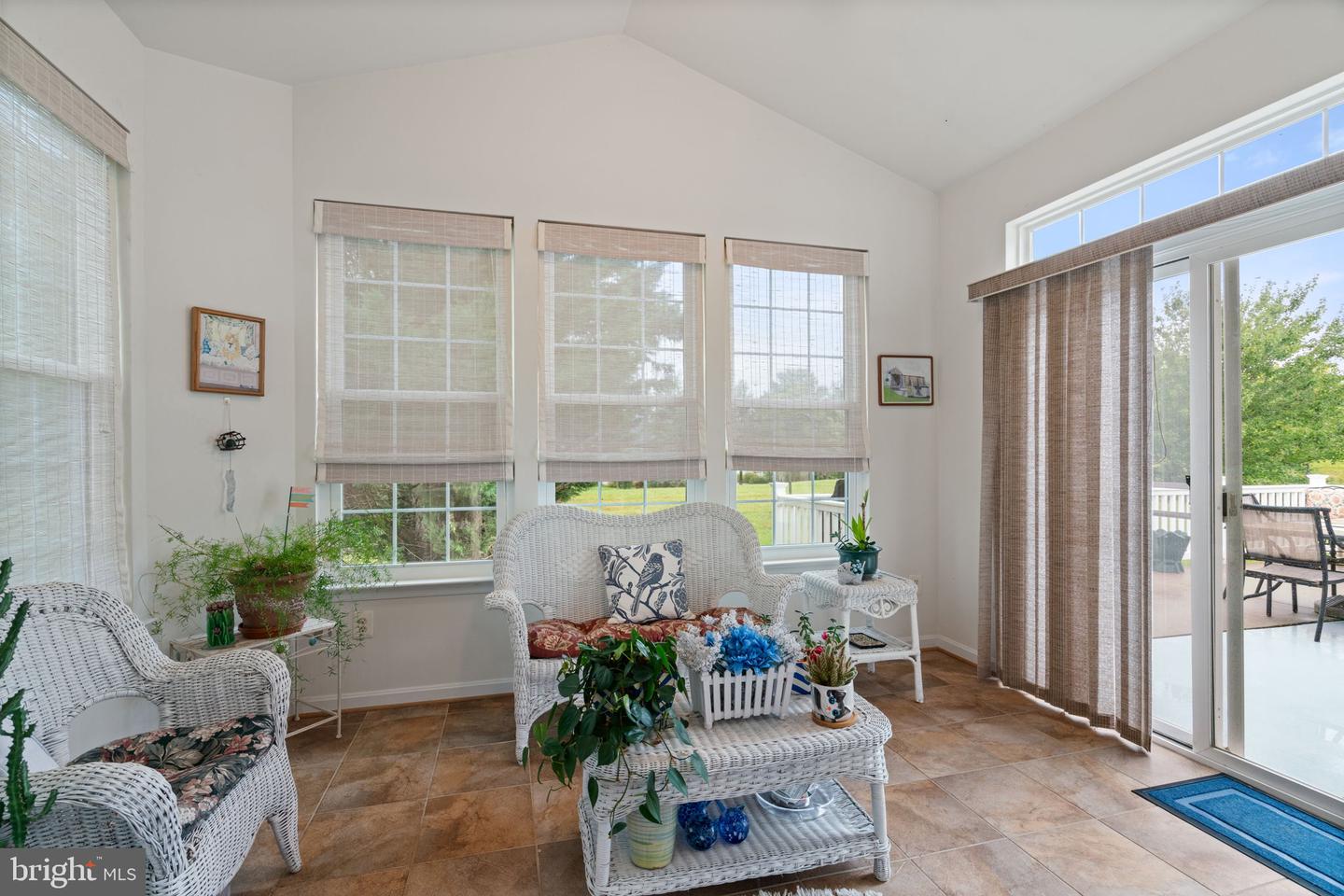 3758 BLOWING LEAF PL, DUMFRIES, Virginia 22025, 5 Bedrooms Bedrooms, 15 Rooms Rooms,3 BathroomsBathrooms,Residential,For sale,3758 BLOWING LEAF PL,VAPW2103452 MLS # VAPW2103452