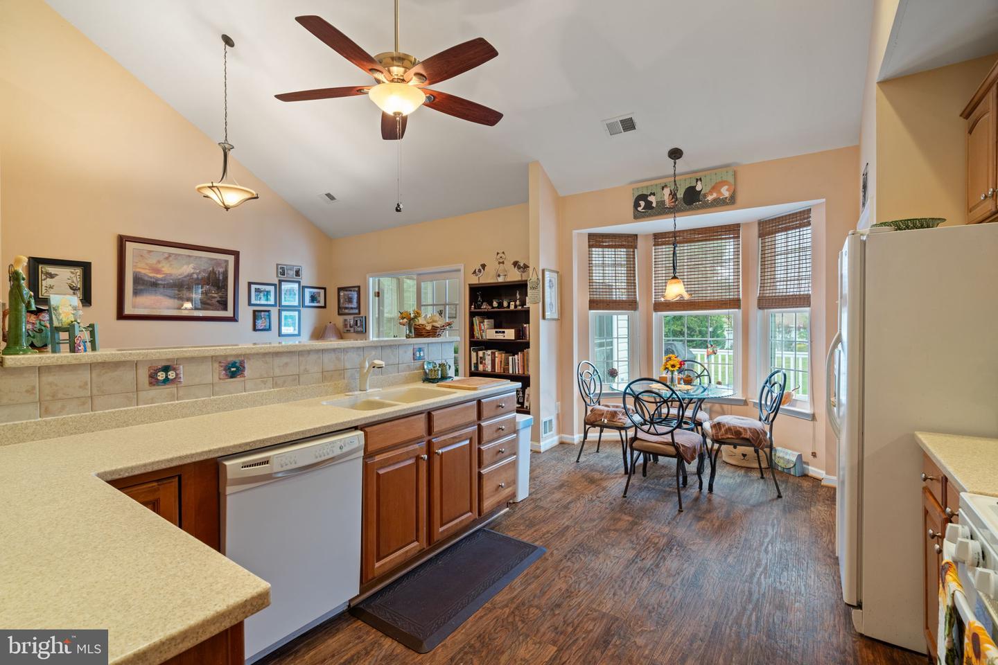 3758 BLOWING LEAF PL, DUMFRIES, Virginia 22025, 5 Bedrooms Bedrooms, 15 Rooms Rooms,3 BathroomsBathrooms,Residential,For sale,3758 BLOWING LEAF PL,VAPW2103452 MLS # VAPW2103452