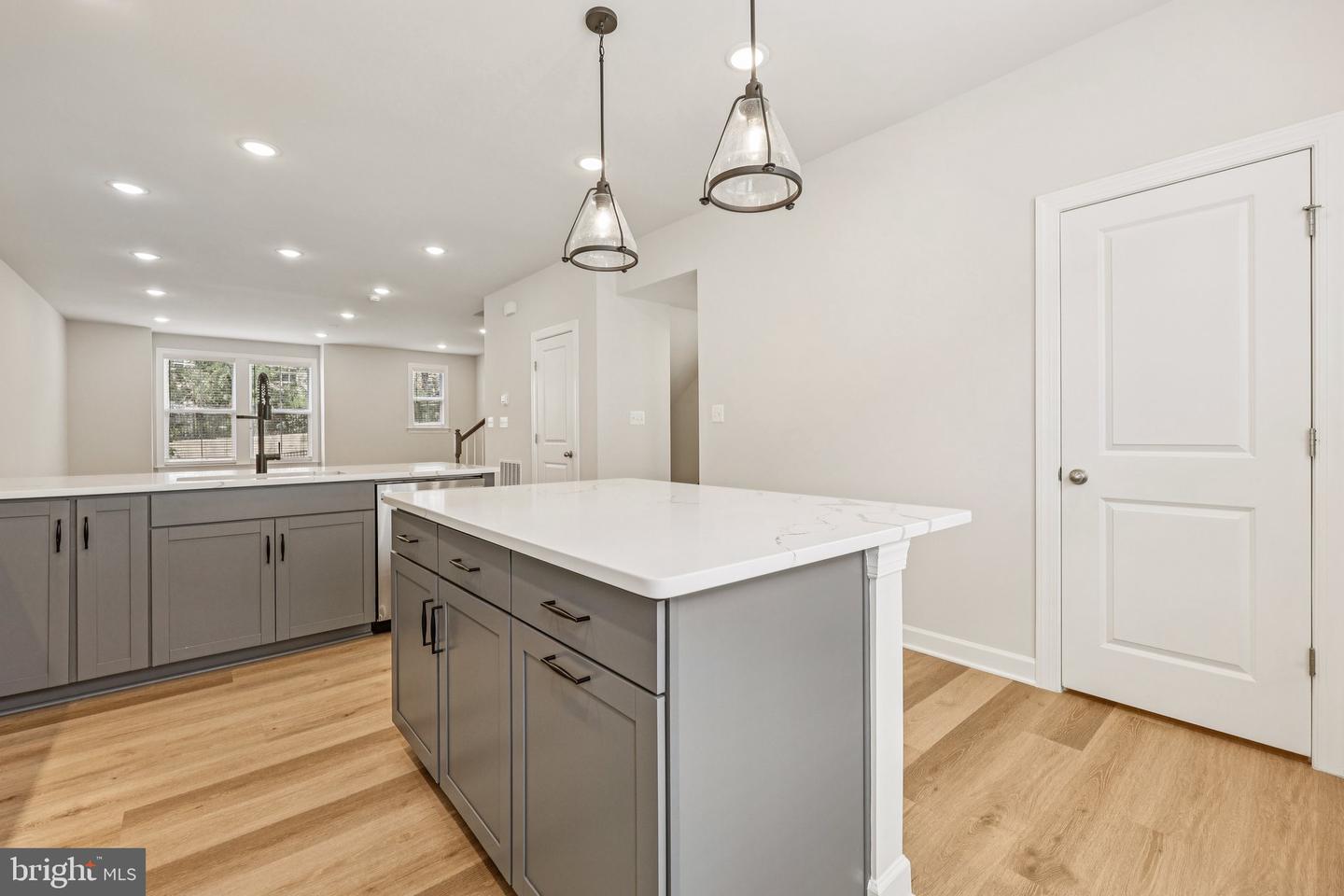 7355 MOUNTAINEER DR, ALEXANDRIA, Virginia 22306, 4 Bedrooms Bedrooms, 8 Rooms Rooms,3 BathroomsBathrooms,Residential,For sale,7355 MOUNTAINEER DR,VAFX2265418 MLS # VAFX2265418