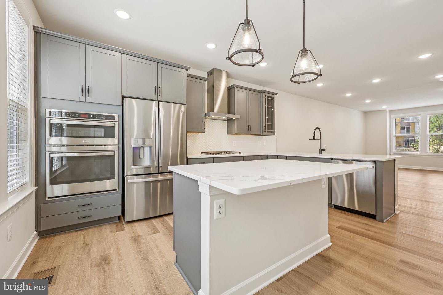 7355 MOUNTAINEER DR, ALEXANDRIA, Virginia 22306, 4 Bedrooms Bedrooms, 8 Rooms Rooms,3 BathroomsBathrooms,Residential,For sale,7355 MOUNTAINEER DR,VAFX2265418 MLS # VAFX2265418