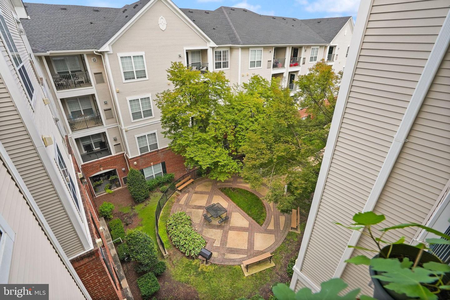 4854 EISENHOWER AVE #445, ALEXANDRIA, Virginia 22304, 2 Bedrooms Bedrooms, 8 Rooms Rooms,2 BathroomsBathrooms,Residential,For sale,4854 EISENHOWER AVE #445,VAAX2049438 MLS # VAAX2049438 4854 EISENHOWER AVE #445, ALEXANDRIA, Virginia 22304, 2 Bedrooms Bedrooms, 8 Rooms Rooms,2 BathroomsBathrooms,Residential,For sale,4854 EISENHOWER AVE #445,VAAX2049438 MLS # VAAX2049438