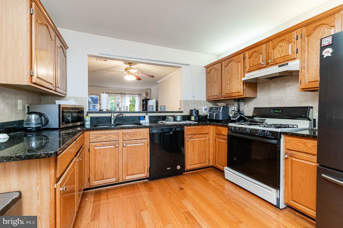 13847 COLEMAN CT, CENTREVILLE, Virginia 20120, 4 Bedrooms Bedrooms, ,3 BathroomsBathrooms,Residential,For sale,13847 COLEMAN CT,VAFX2266100 MLS # VAFX2266100