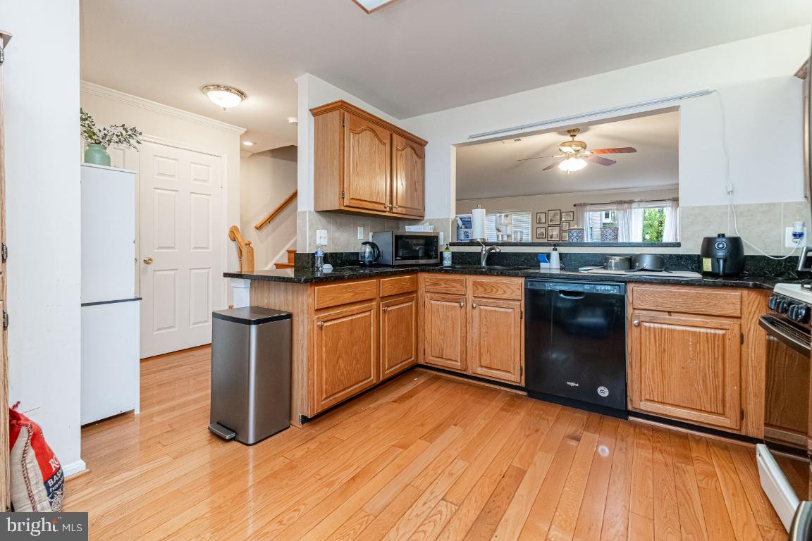 13847 COLEMAN CT, CENTREVILLE, Virginia 20120, 4 Bedrooms Bedrooms, ,3 BathroomsBathrooms,Residential,For sale,13847 COLEMAN CT,VAFX2266100 MLS # VAFX2266100