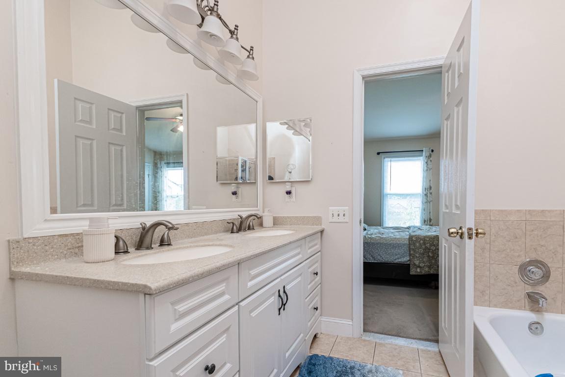13847 COLEMAN CT, CENTREVILLE, Virginia 20120, 4 Bedrooms Bedrooms, ,3 BathroomsBathrooms,Residential,For sale,13847 COLEMAN CT,VAFX2266100 MLS # VAFX2266100