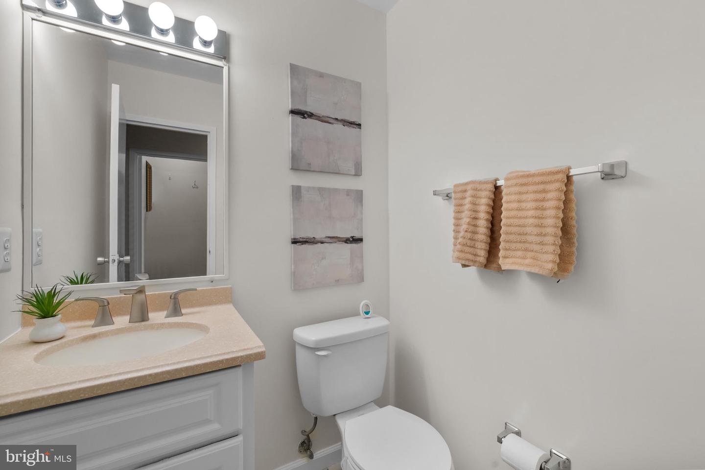 11648 IVYSTONE CT #1B2, RESTON, Virginia 20191, 3 Bedrooms Bedrooms, ,2 BathroomsBathrooms,Residential,For sale,11648 IVYSTONE CT #1B2,VAFX2266212 MLS # VAFX2266212