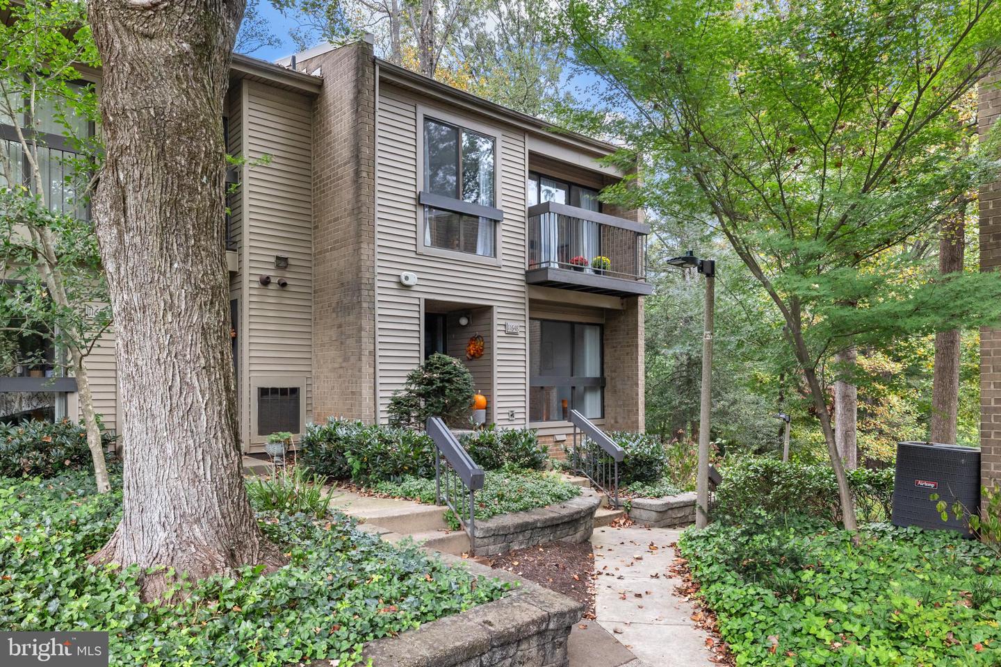 11648 IVYSTONE CT #1B2, RESTON, Virginia 20191, 3 Bedrooms Bedrooms, ,2 BathroomsBathrooms,Residential,For sale,11648 IVYSTONE CT #1B2,VAFX2266212 MLS # VAFX2266212
