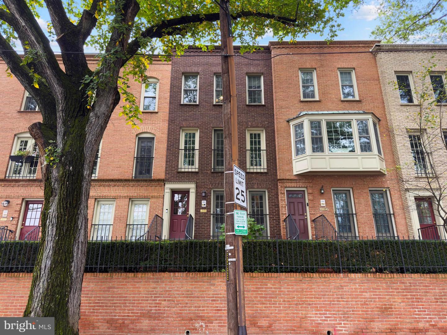 4613 MACARTHUR BLVD NW #A, WASHINGTON, District Of Columbia 20007, 1 Bedroom Bedrooms, 5 Rooms Rooms,1 BathroomBathrooms,Residential,For sale,4613 MACARTHUR BLVD NW #A,DCDC2221762 MLS # DCDC2221762