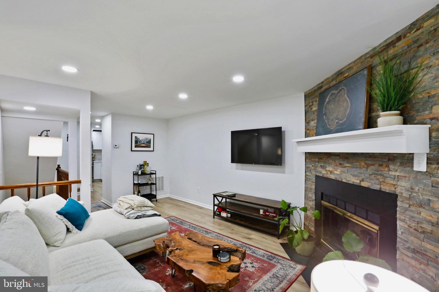 2180 WHISPERWOOD GLEN LN, RESTON, Virginia 20191, 3 Bedrooms Bedrooms, 6 Rooms Rooms,2 BathroomsBathrooms,Residential,For sale,2180 WHISPERWOOD GLEN LN,VAFX2266672 MLS # VAFX2266672