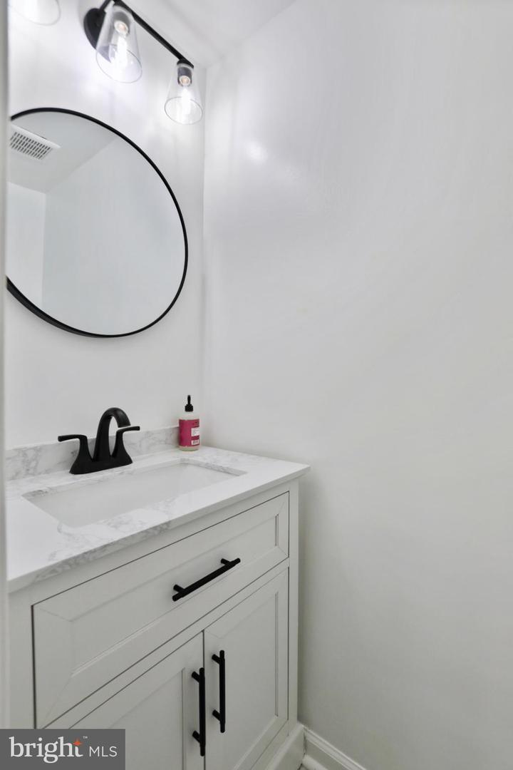 2180 WHISPERWOOD GLEN LN, RESTON, Virginia 20191, 3 Bedrooms Bedrooms, 6 Rooms Rooms,2 BathroomsBathrooms,Residential,For sale,2180 WHISPERWOOD GLEN LN,VAFX2266672 MLS # VAFX2266672