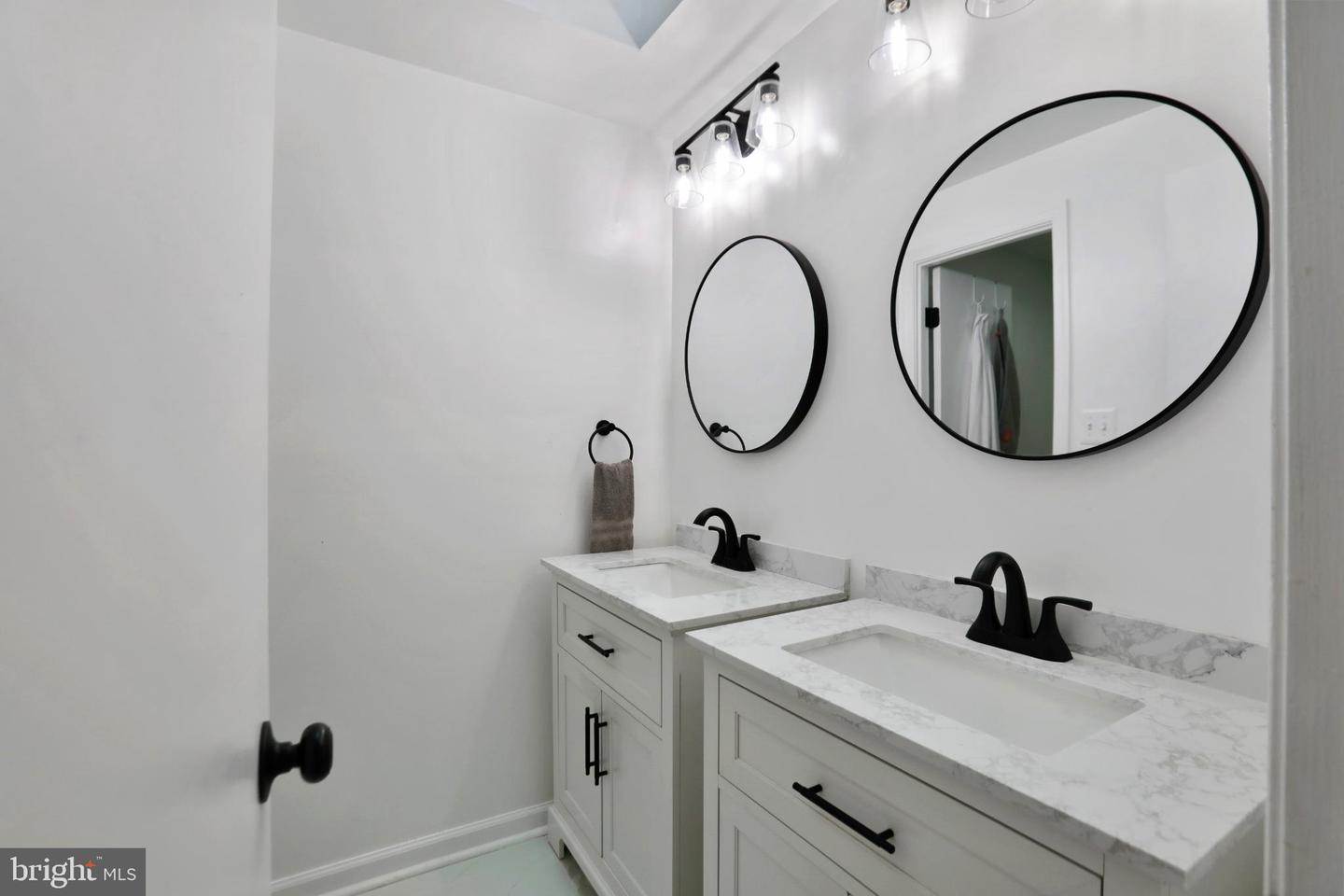 2180 WHISPERWOOD GLEN LN, RESTON, Virginia 20191, 3 Bedrooms Bedrooms, 6 Rooms Rooms,2 BathroomsBathrooms,Residential,For sale,2180 WHISPERWOOD GLEN LN,VAFX2266672 MLS # VAFX2266672
