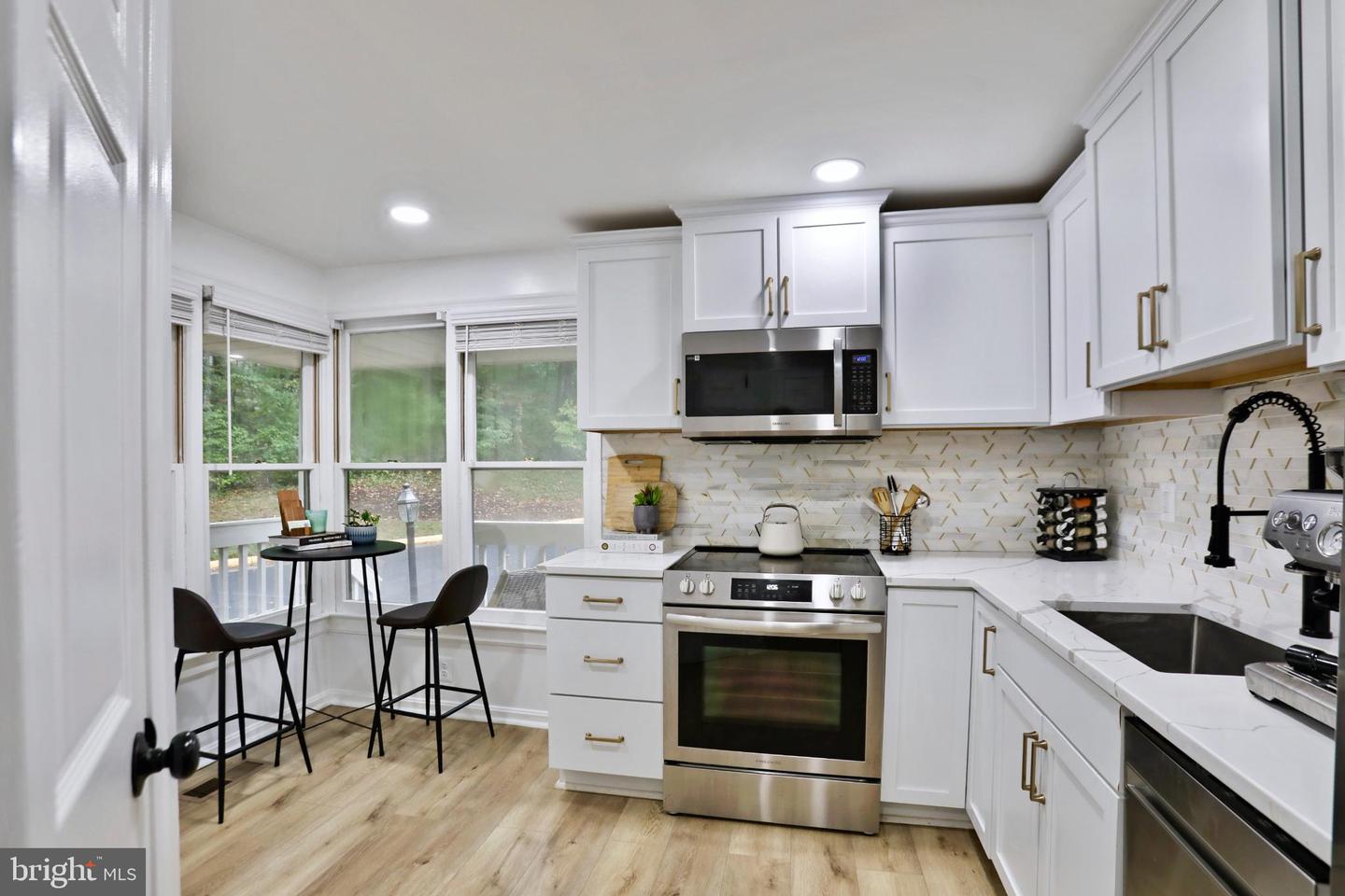 2180 WHISPERWOOD GLEN LN, RESTON, Virginia 20191, 3 Bedrooms Bedrooms, 6 Rooms Rooms,2 BathroomsBathrooms,Residential,For sale,2180 WHISPERWOOD GLEN LN,VAFX2266672 MLS # VAFX2266672