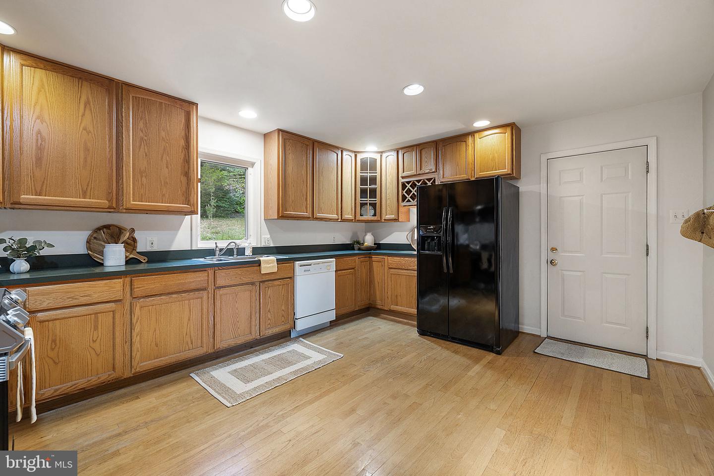 1372 FREEMAN DR, AMISSVILLE, Virginia 20106, 4 Bedrooms Bedrooms, ,2 BathroomsBathrooms,Residential,For sale,1372 FREEMAN DR,VACU2011542 MLS # VACU2011542