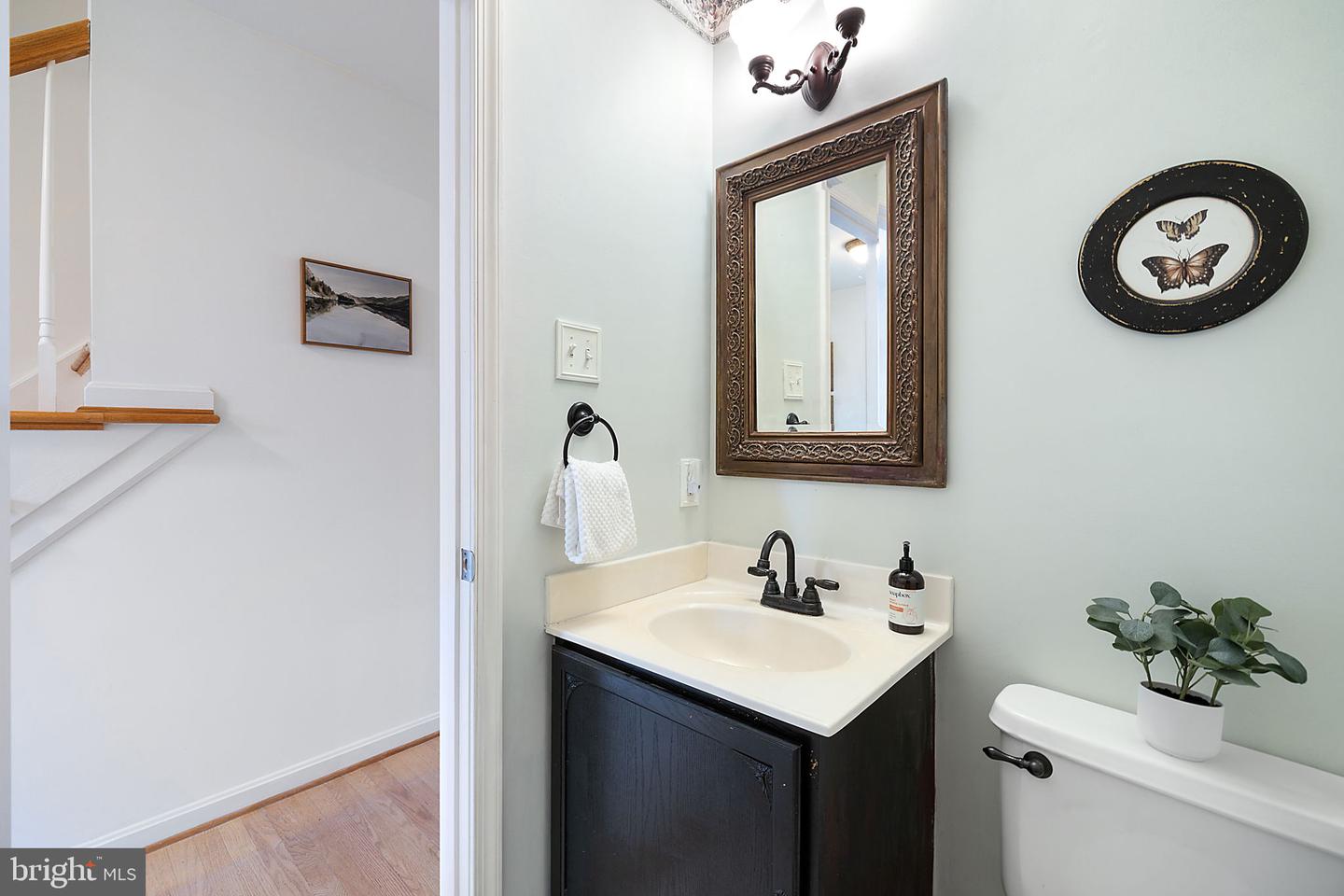 1372 FREEMAN DR, AMISSVILLE, Virginia 20106, 4 Bedrooms Bedrooms, ,2 BathroomsBathrooms,Residential,For sale,1372 FREEMAN DR,VACU2011542 MLS # VACU2011542