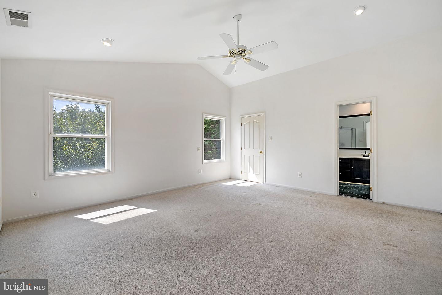 1372 FREEMAN DR, AMISSVILLE, Virginia 20106, 4 Bedrooms Bedrooms, ,2 BathroomsBathrooms,Residential,For sale,1372 FREEMAN DR,VACU2011542 MLS # VACU2011542