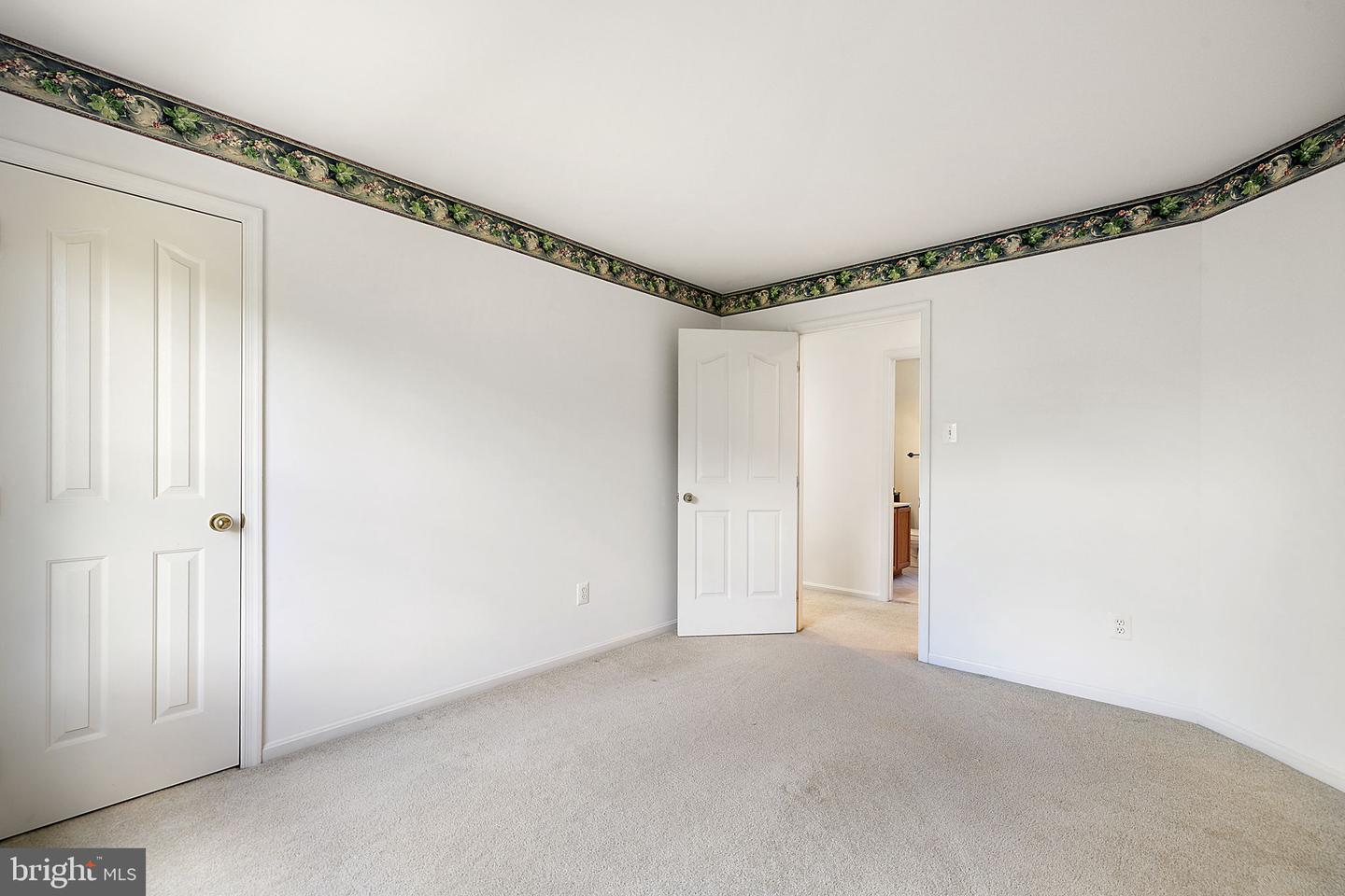 1372 FREEMAN DR, AMISSVILLE, Virginia 20106, 4 Bedrooms Bedrooms, ,2 BathroomsBathrooms,Residential,For sale,1372 FREEMAN DR,VACU2011542 MLS # VACU2011542
