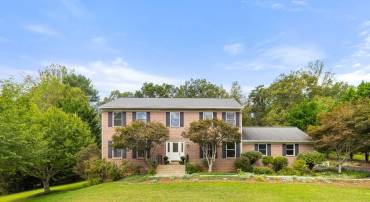 1372 FREEMAN DR, AMISSVILLE, Virginia 20106, 4 Bedrooms Bedrooms, ,2 BathroomsBathrooms,Residential,For sale,1372 FREEMAN DR,VACU2011542 MLS # VACU2011542