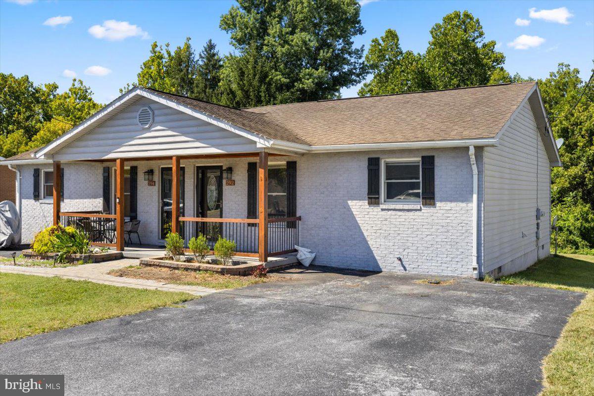 292 MILLER DR, STRASBURG, Virginia 22657, 2 Bedrooms Bedrooms, ,1 BathroomBathrooms,Residential,For sale,292 MILLER DR,VASH2012526 MLS # VASH2012526