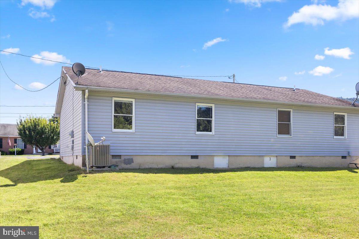 292 MILLER DR, STRASBURG, Virginia 22657, 2 Bedrooms Bedrooms, ,1 BathroomBathrooms,Residential,For sale,292 MILLER DR,VASH2012526 MLS # VASH2012526