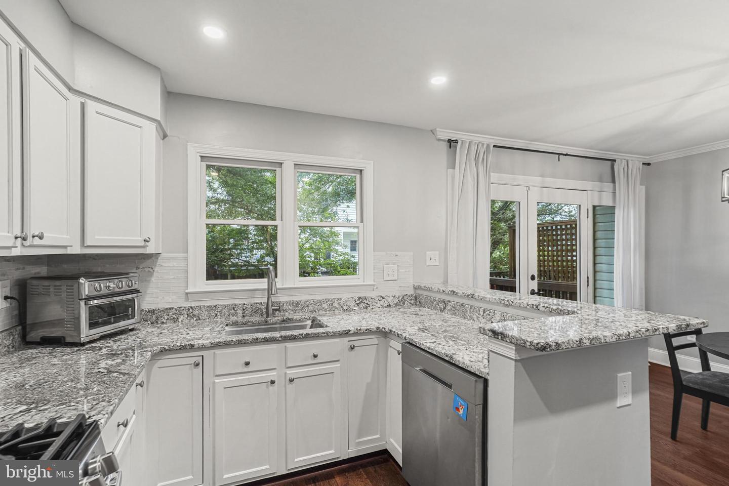 1231 QUAKER HILL DR, ALEXANDRIA, Virginia 22314, 3 Bedrooms Bedrooms, 11 Rooms Rooms,3 BathroomsBathrooms,Residential,For sale,1231 QUAKER HILL DR,VAAX2049610 MLS # VAAX2049610