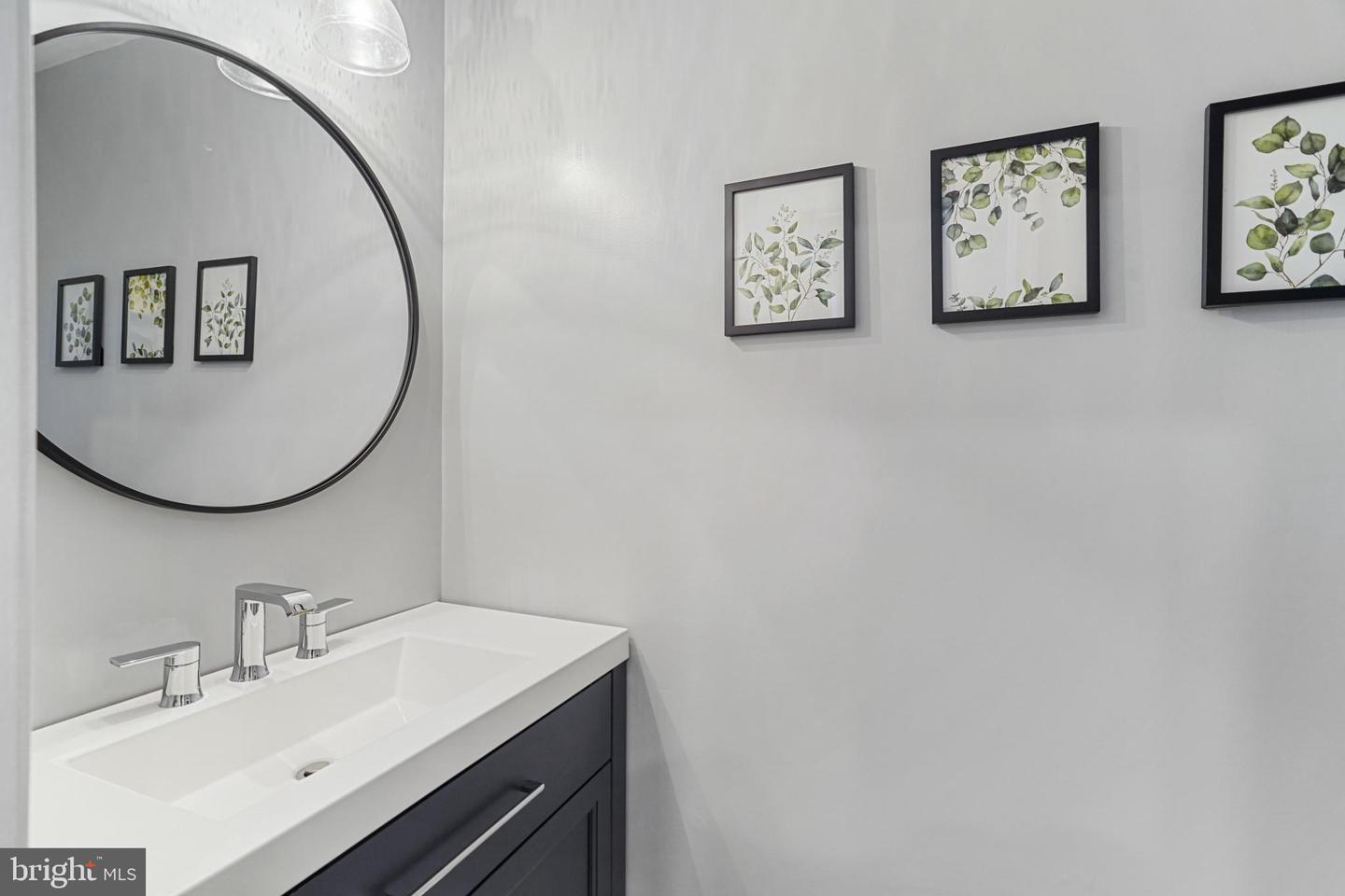 1231 QUAKER HILL DR, ALEXANDRIA, Virginia 22314, 3 Bedrooms Bedrooms, 11 Rooms Rooms,3 BathroomsBathrooms,Residential,For sale,1231 QUAKER HILL DR,VAAX2049610 MLS # VAAX2049610