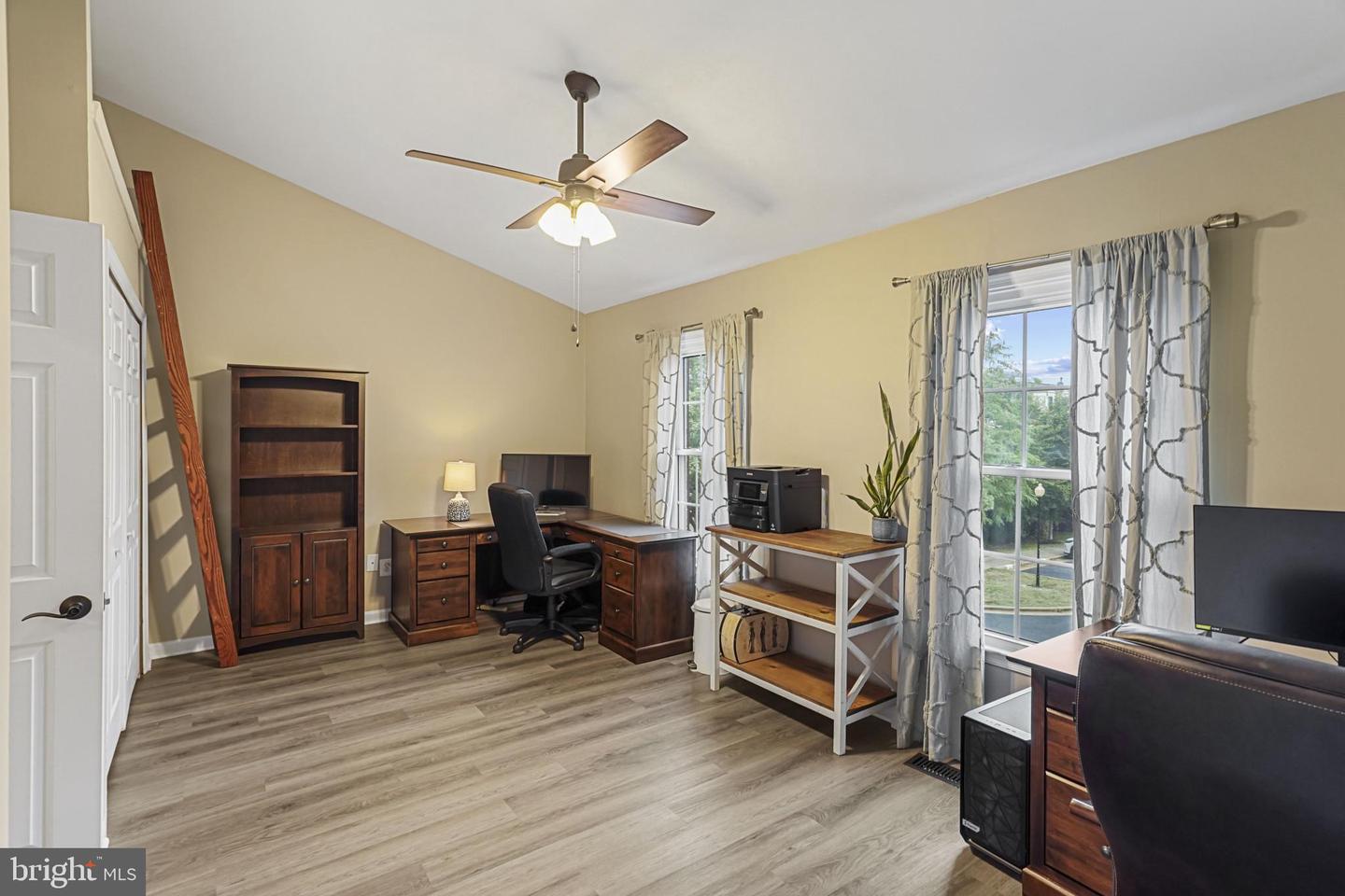 1231 QUAKER HILL DR, ALEXANDRIA, Virginia 22314, 3 Bedrooms Bedrooms, 11 Rooms Rooms,3 BathroomsBathrooms,Residential,For sale,1231 QUAKER HILL DR,VAAX2049610 MLS # VAAX2049610