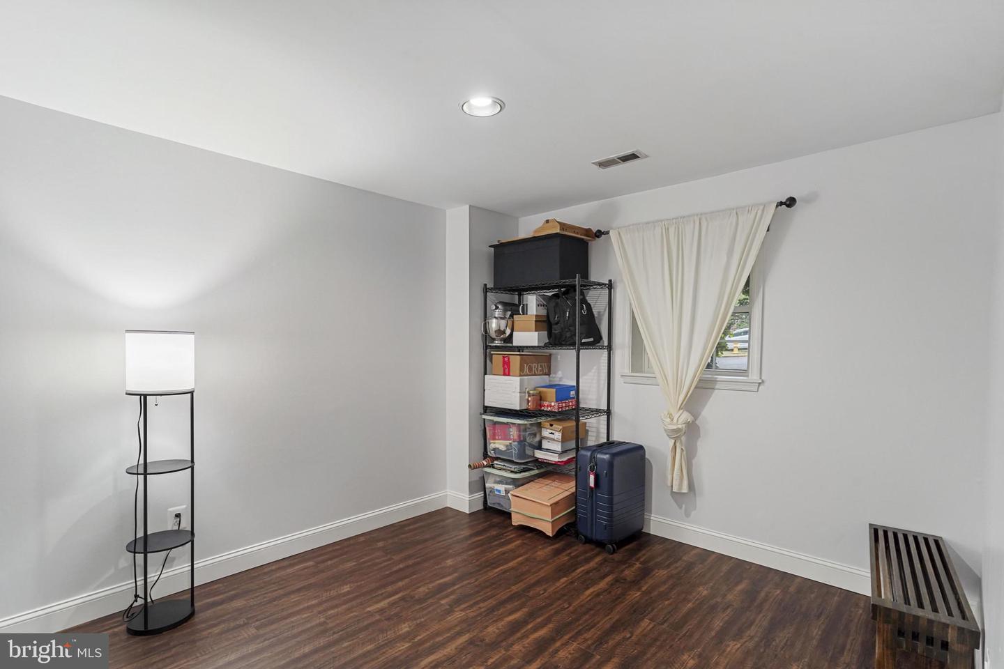 1231 QUAKER HILL DR, ALEXANDRIA, Virginia 22314, 3 Bedrooms Bedrooms, 11 Rooms Rooms,3 BathroomsBathrooms,Residential,For sale,1231 QUAKER HILL DR,VAAX2049610 MLS # VAAX2049610