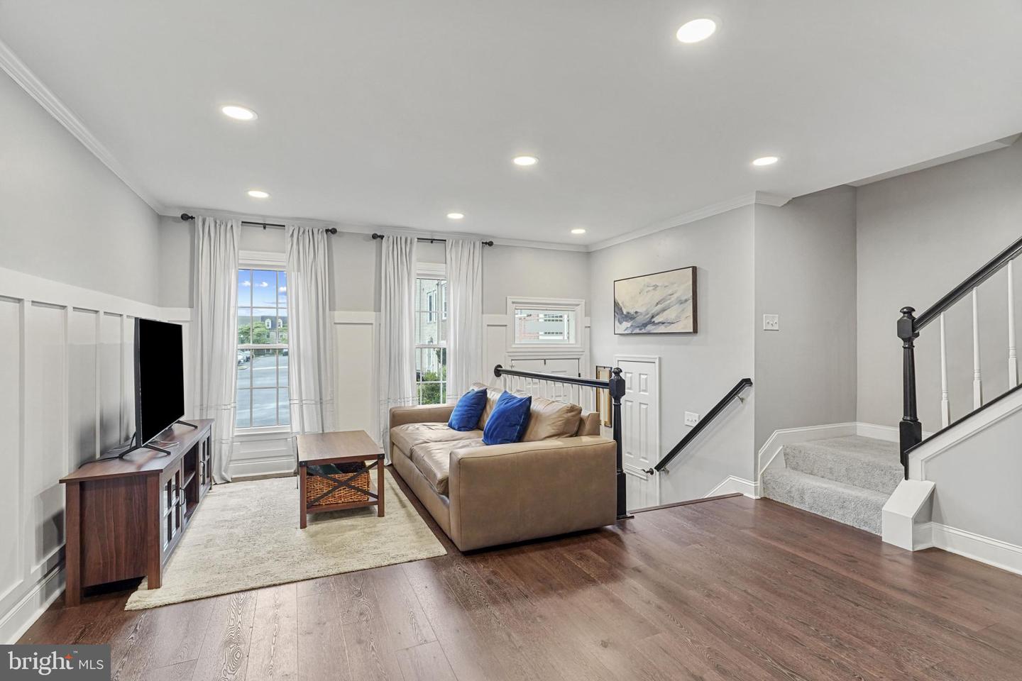 1231 QUAKER HILL DR, ALEXANDRIA, Virginia 22314, 3 Bedrooms Bedrooms, 11 Rooms Rooms,3 BathroomsBathrooms,Residential,For sale,1231 QUAKER HILL DR,VAAX2049610 MLS # VAAX2049610
