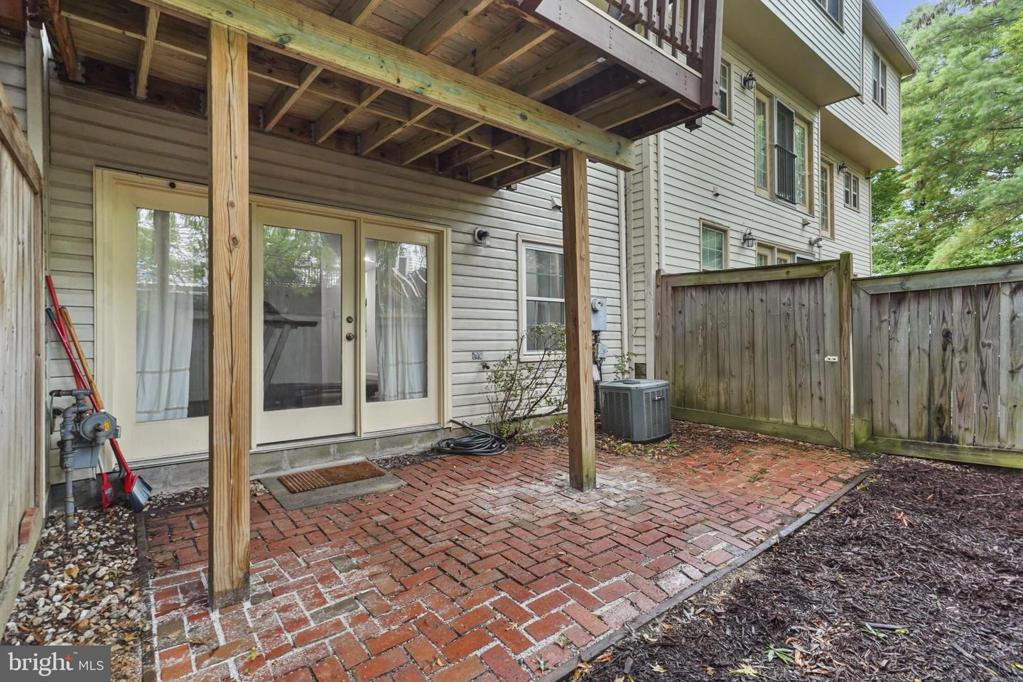 1231 QUAKER HILL DR, ALEXANDRIA, Virginia 22314, 3 Bedrooms Bedrooms, 11 Rooms Rooms,3 BathroomsBathrooms,Residential,For sale,1231 QUAKER HILL DR,VAAX2049610 MLS # VAAX2049610
